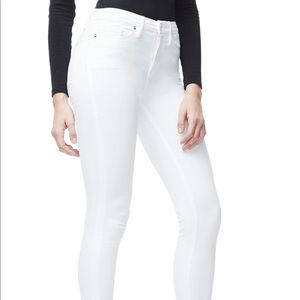 Almost New - Your Favorite WHITE Skinny Jean
